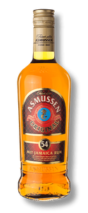 Der Asmussen Rum präsentiert sich in einer eleganten Flasche, die mit einem roten und goldenen Etikett verziert ist.