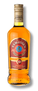 Der Asmussen Rum präsentiert sich in einer eleganten Flasche, die mit einem roten und goldenen Etikett verziert ist.